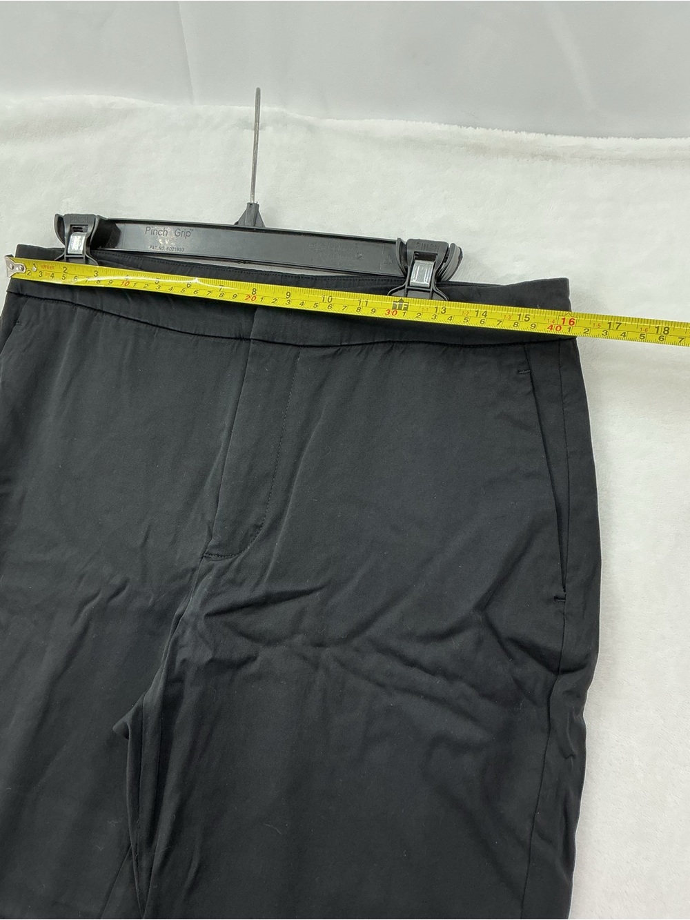 Zara Black Cropped Capris for Women 061 - Picture 3 of 9